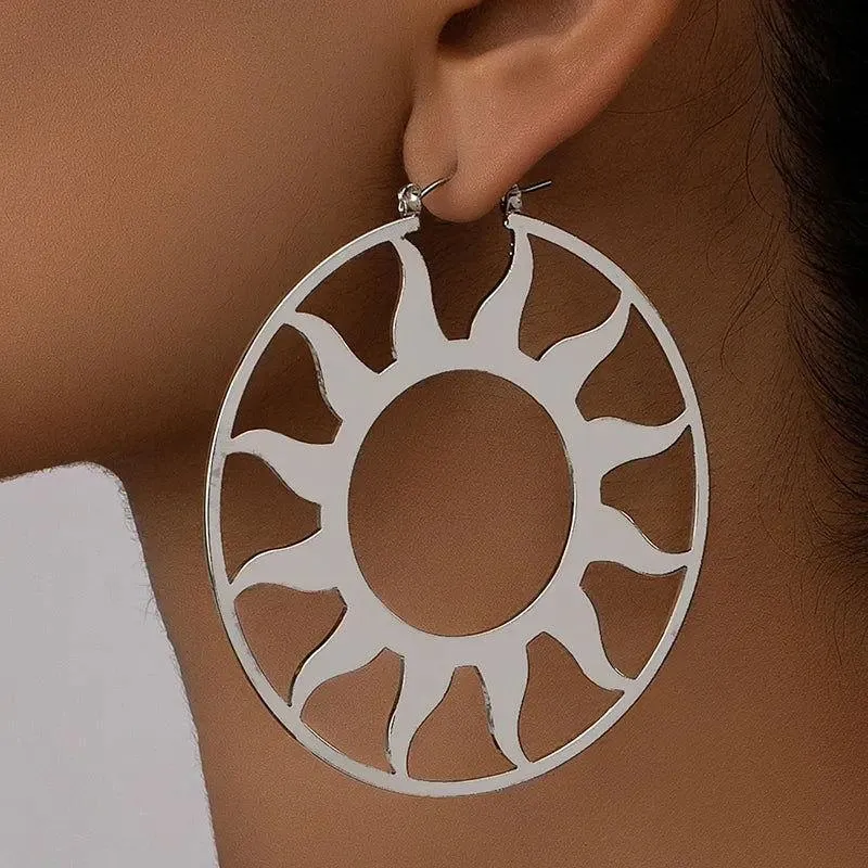 1 Pair Exaggerated Artistic Sun Hollow Out Alloy Hoop Earrings