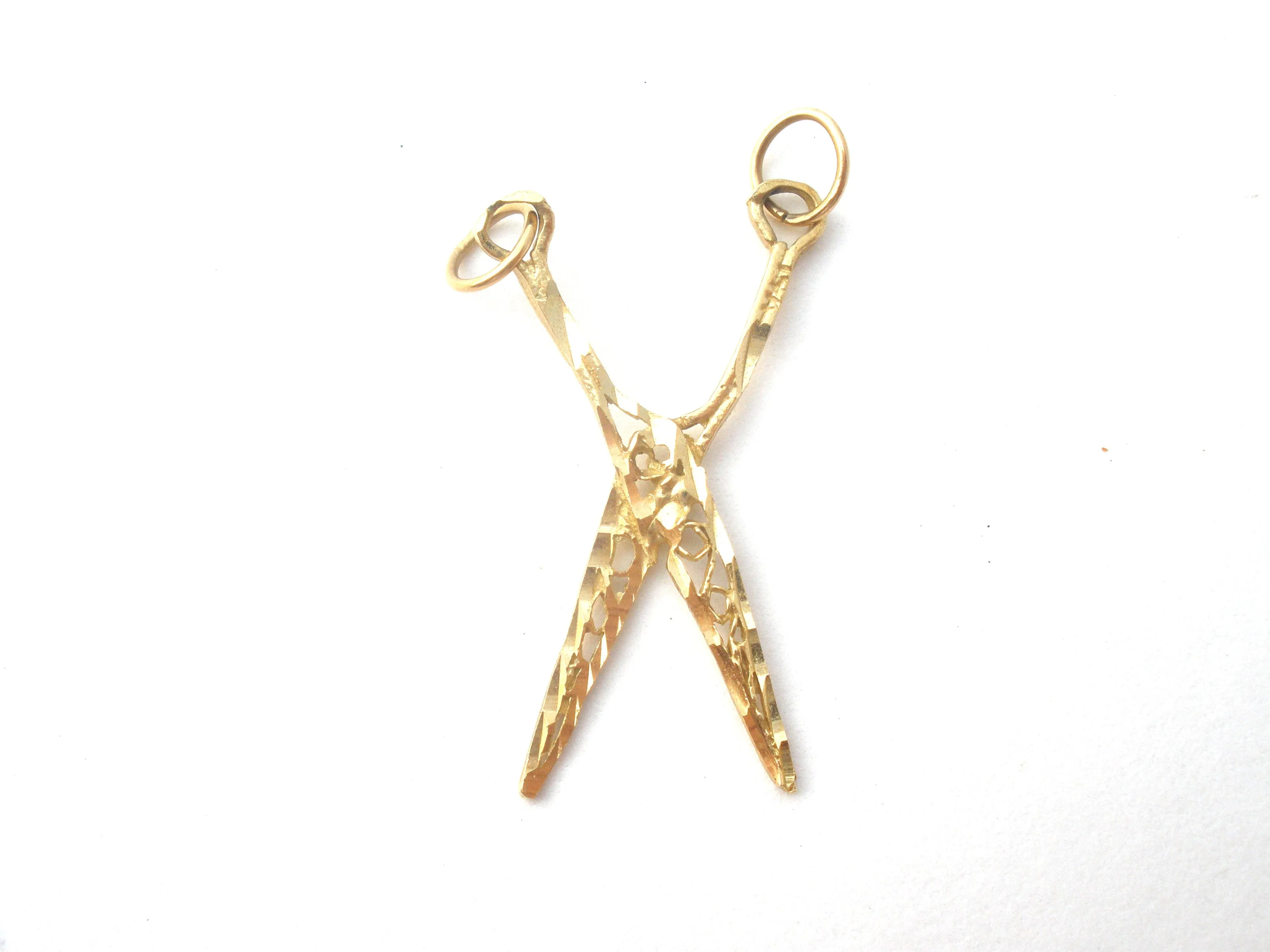 14K Yellow Gold Filigree Scissor Pendant