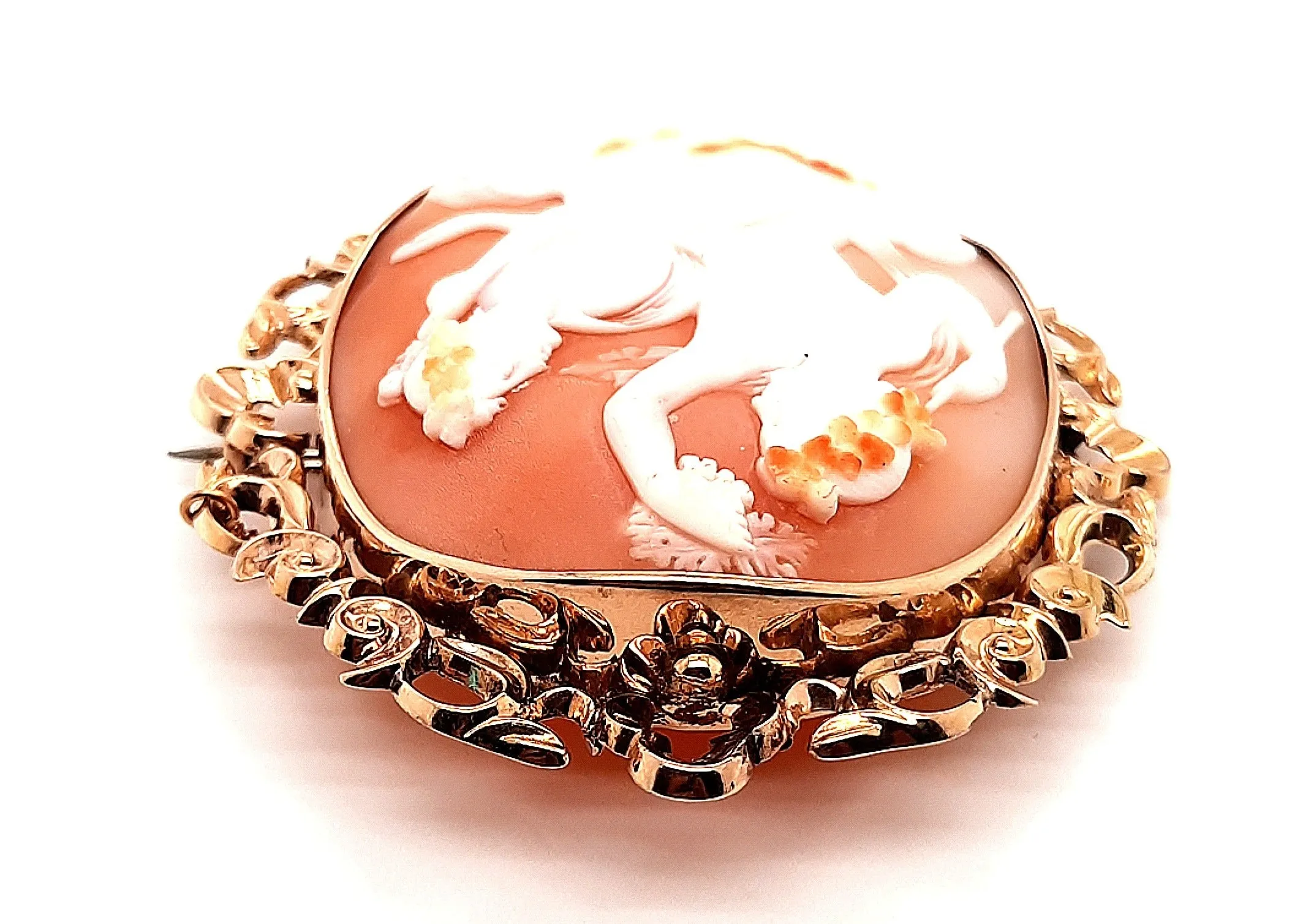 9ct Yellow Gold Hand Carved Cameo Vintage Brooch