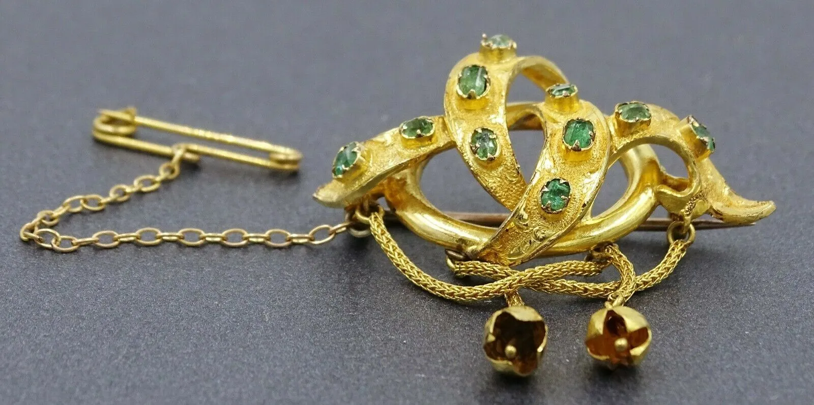 Antique (c.1860) Emerald 9ct Yellow Gold Brooch