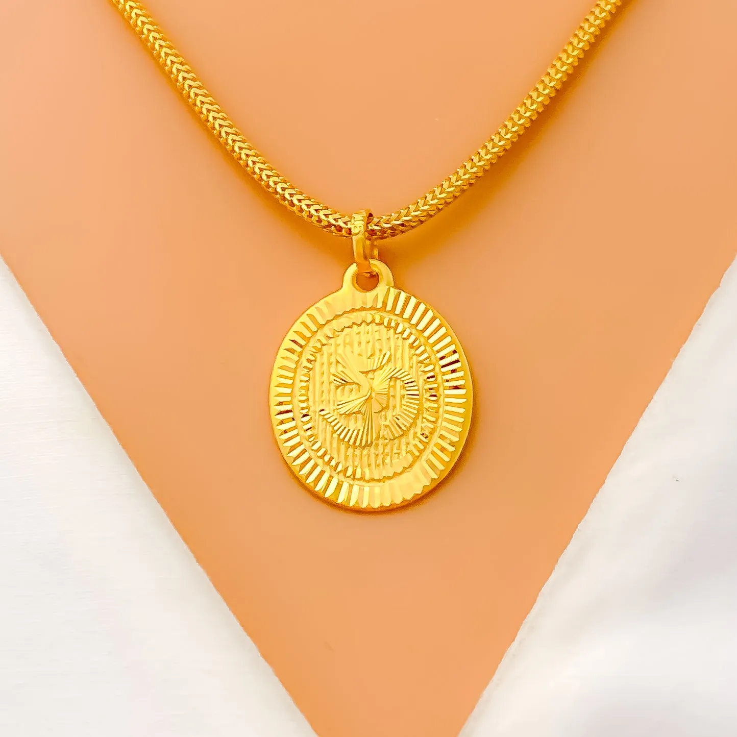 Attractive Sparkling Oval 22k Gold OM Pendant