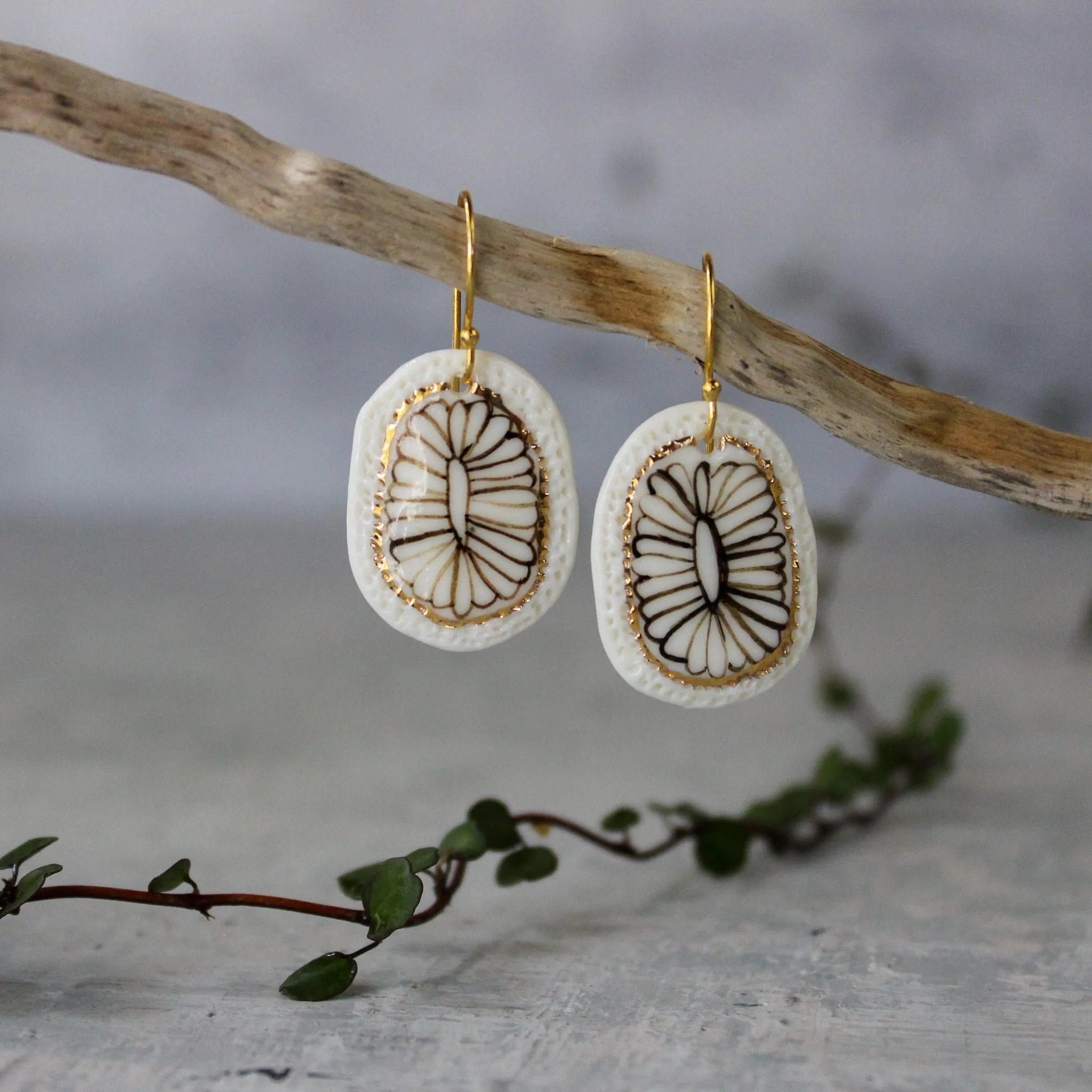 Ceramic Earrings Sepia Daisy