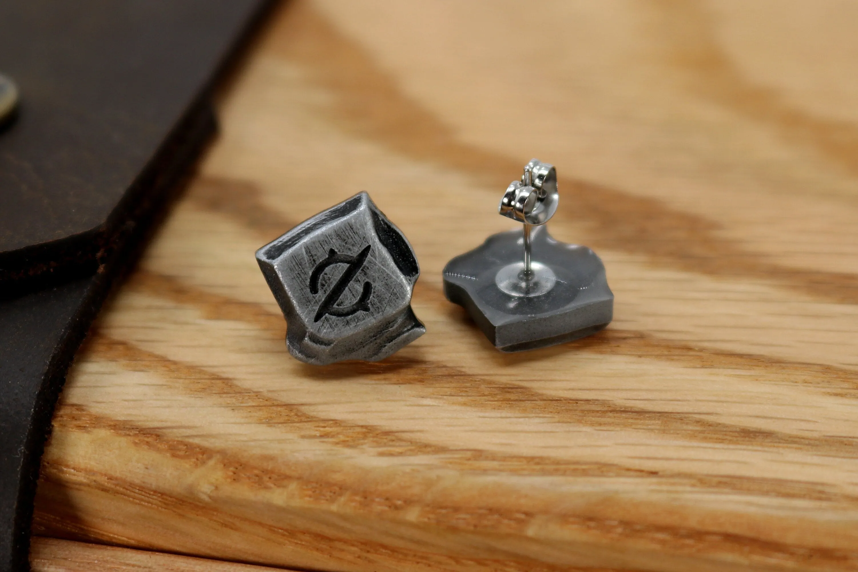 Gunbreaker Job Icon Stainless Steel Studded Earrings Pair - FFXIV