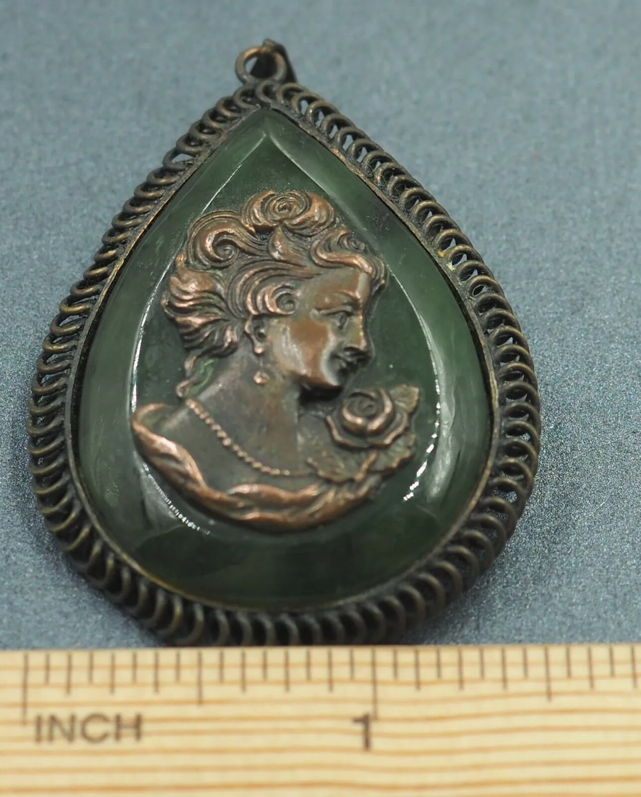 Jade Cameo Vintage Bronze Toned Pendant/Brooch