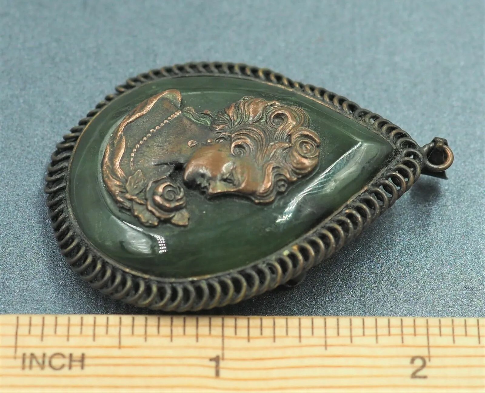 Jade Cameo Vintage Bronze Toned Pendant/Brooch