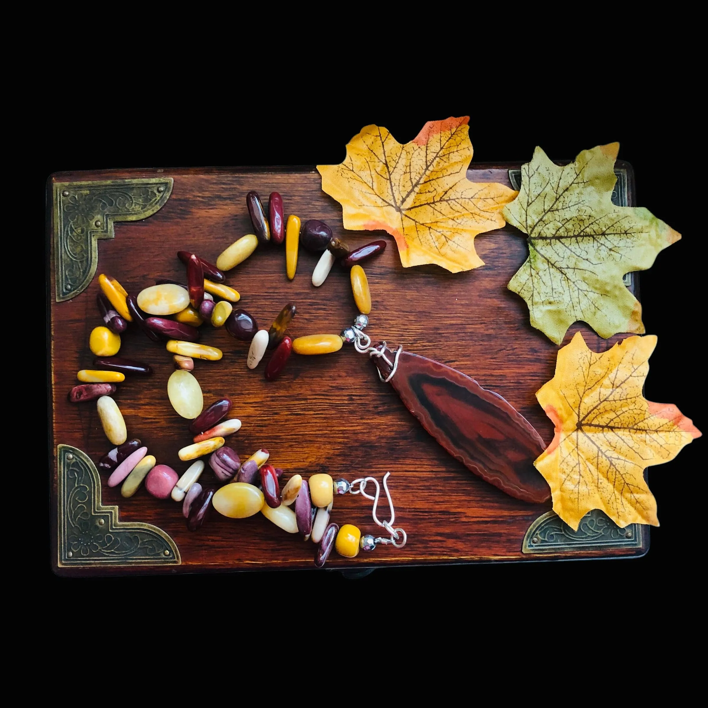 Mookaite and Yellow Jade Beaded Necklace with Agate Slice Pendant