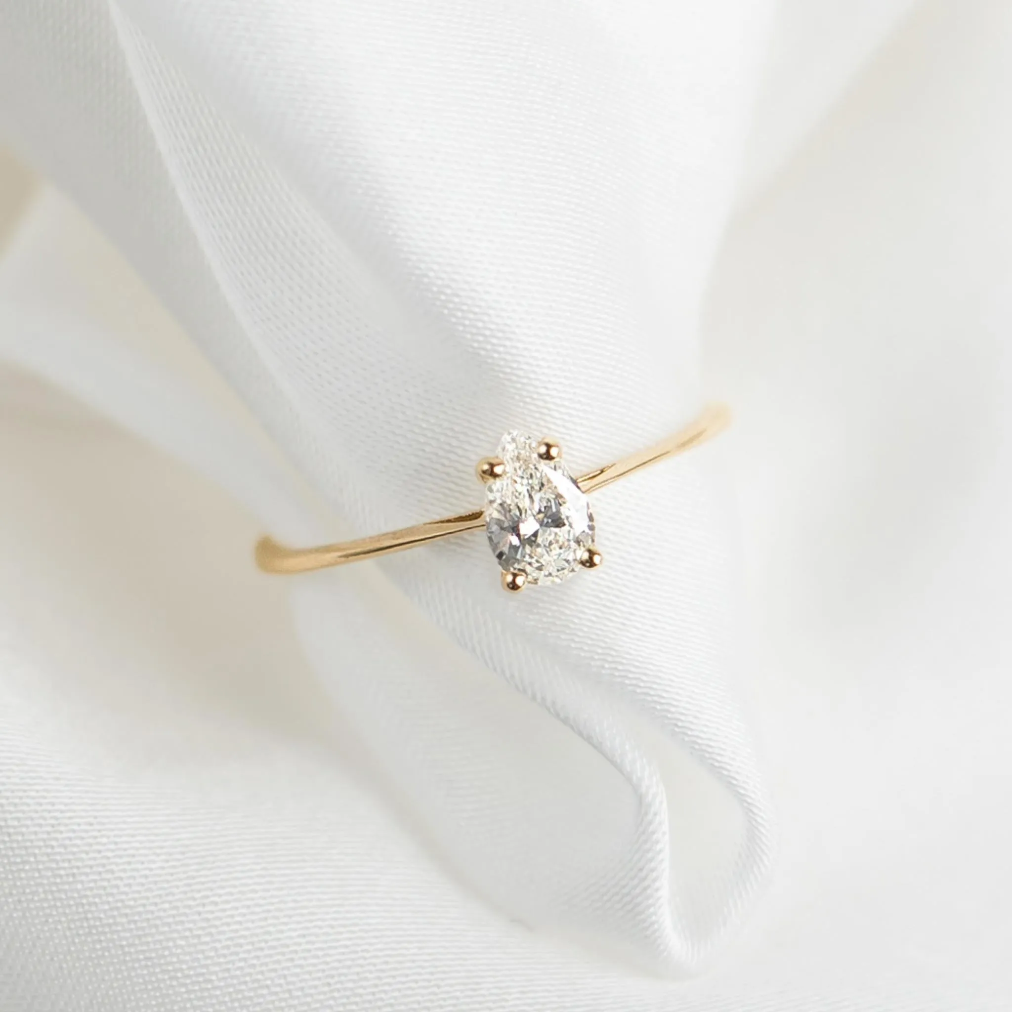 Pear Shaped Diamond Ring 14k Gold - Martine