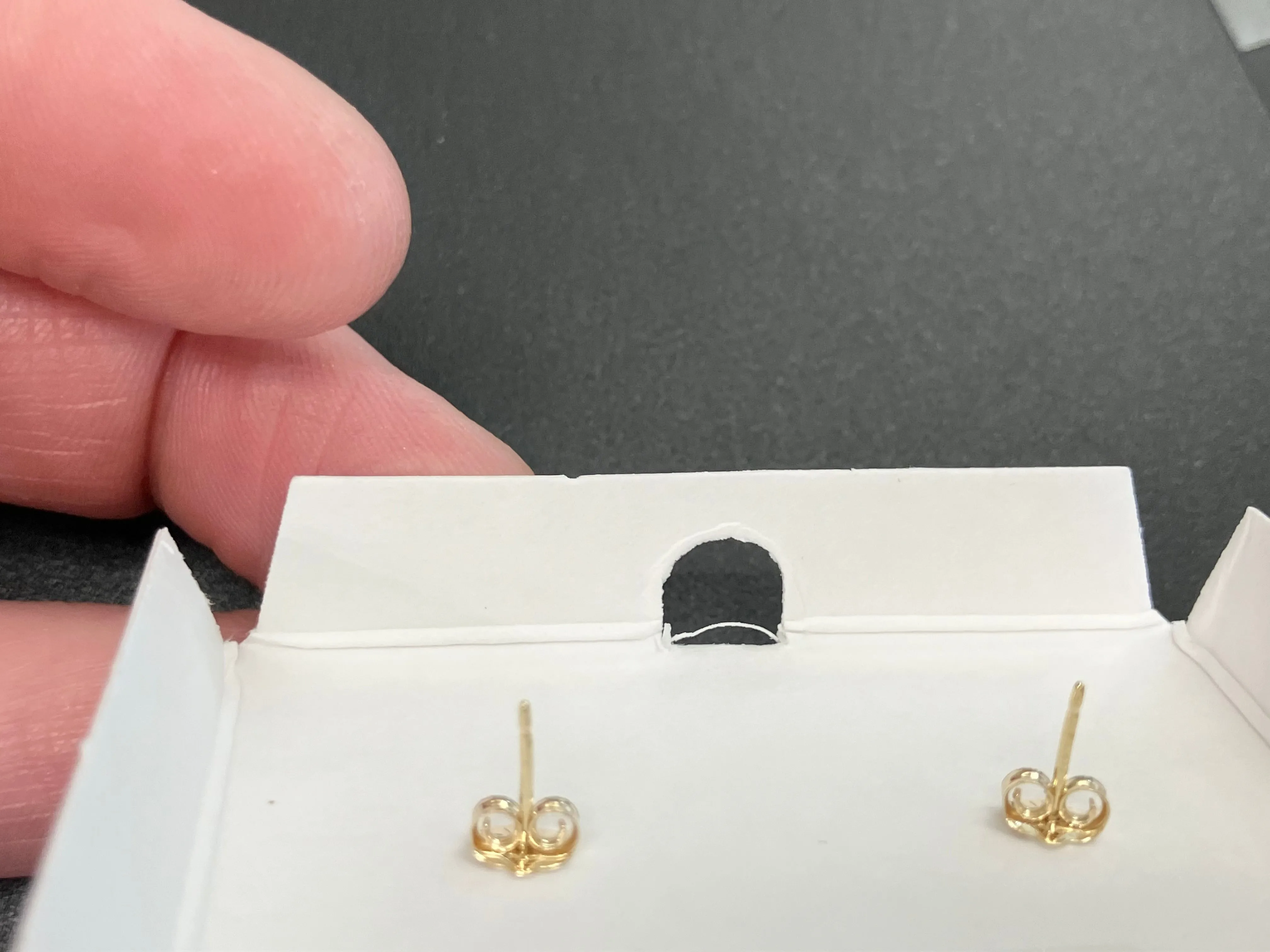 Sapphire 14 K Yellow Gold Stud Earrings