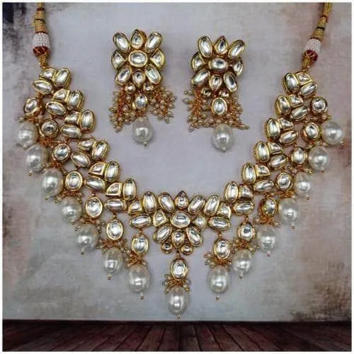 Simple Kundan Tumble Necklace And Earring Set